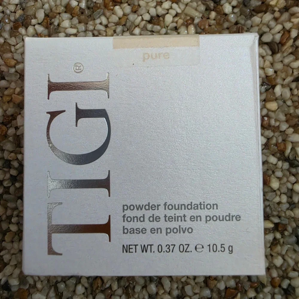 TIGI Powder Foundation Pure 0.37 oz Matte Face Makeup Compact with Mirror
